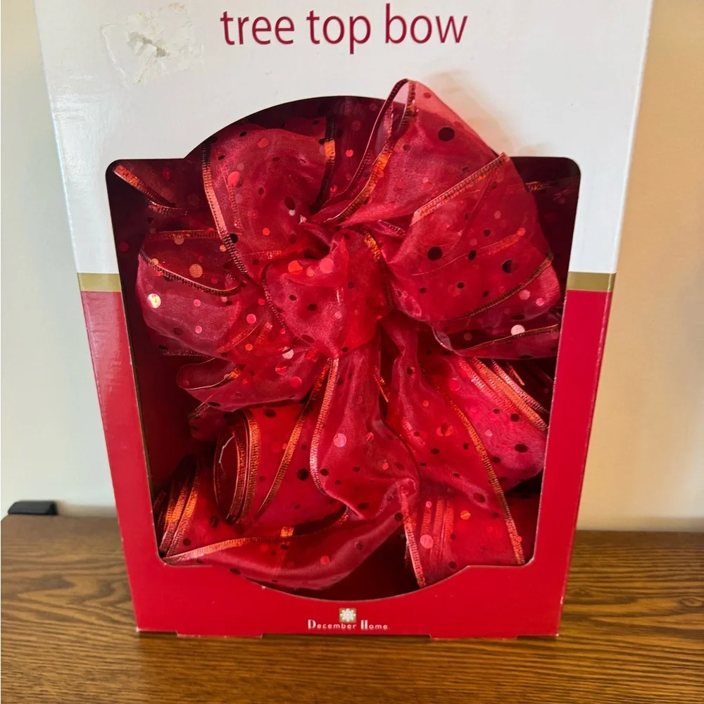 Red Tree Top Bow